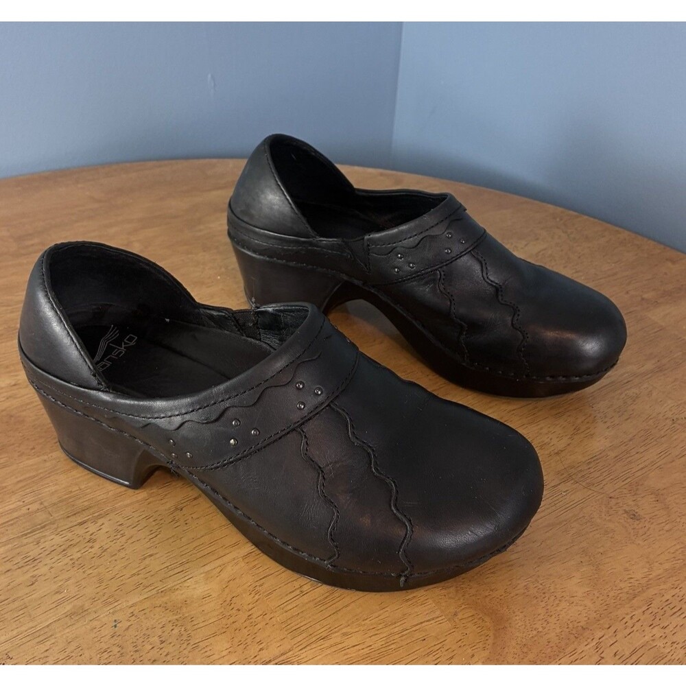 Dansko Hailey Clogs Size 38 (7.5 US) Black Leather Professional Slip On Shoes